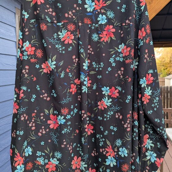 Lane Bryant Women's Blouse 18/20 Black with Blue and Pink Floral Print - Picture 2 of 7